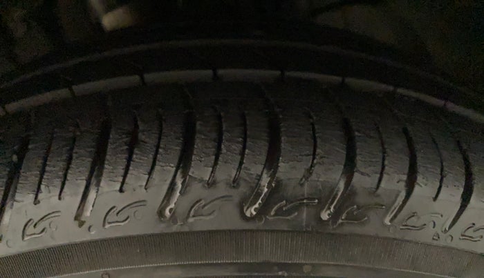 2016 Tata Tiago XZ PETROL, Petrol, Manual, 34,961 km, Left Front Tyre Tread