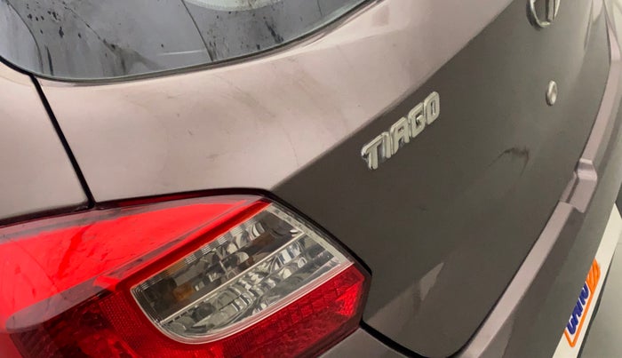 2016 Tata Tiago XZ PETROL, Petrol, Manual, 34,961 km, Dicky (Boot door) - Minor scratches