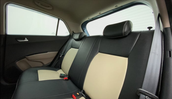 2016 Hyundai Grand i10 ASTA 1.2 AT VTVT, Petrol, Automatic, 14,840 km, Right Side Rear Door Cabin