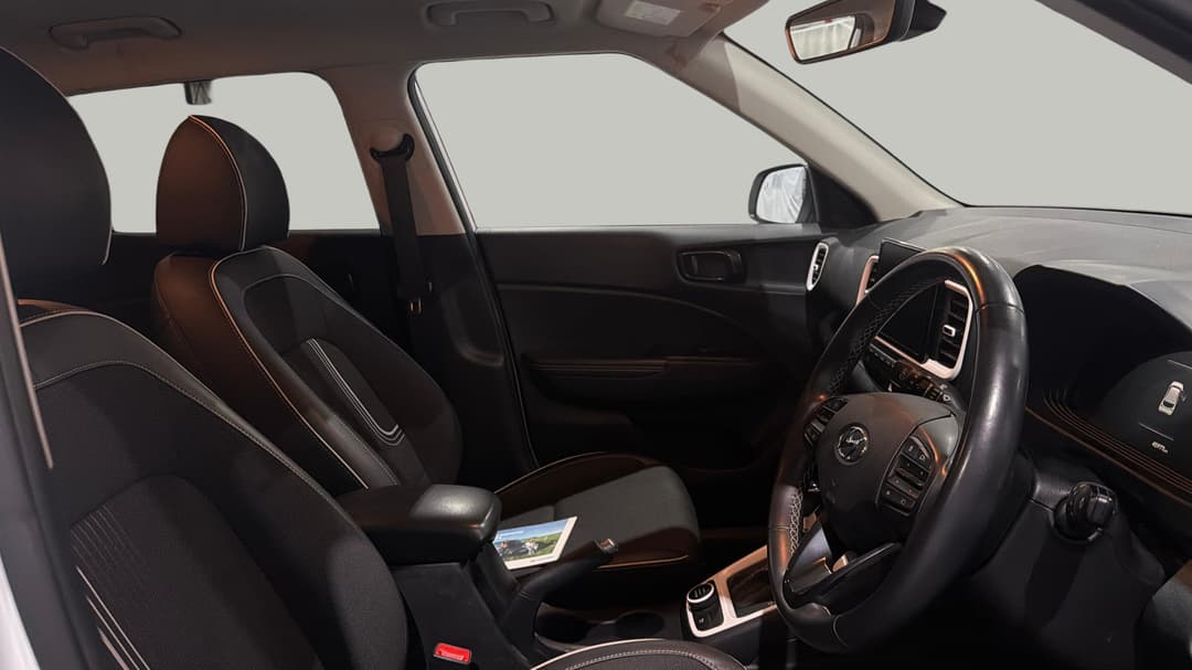 2023 Hyundai Venue Elite (black) Two-tone Roof, Automatic, 45977 km, Right Side Front Door Cabin View