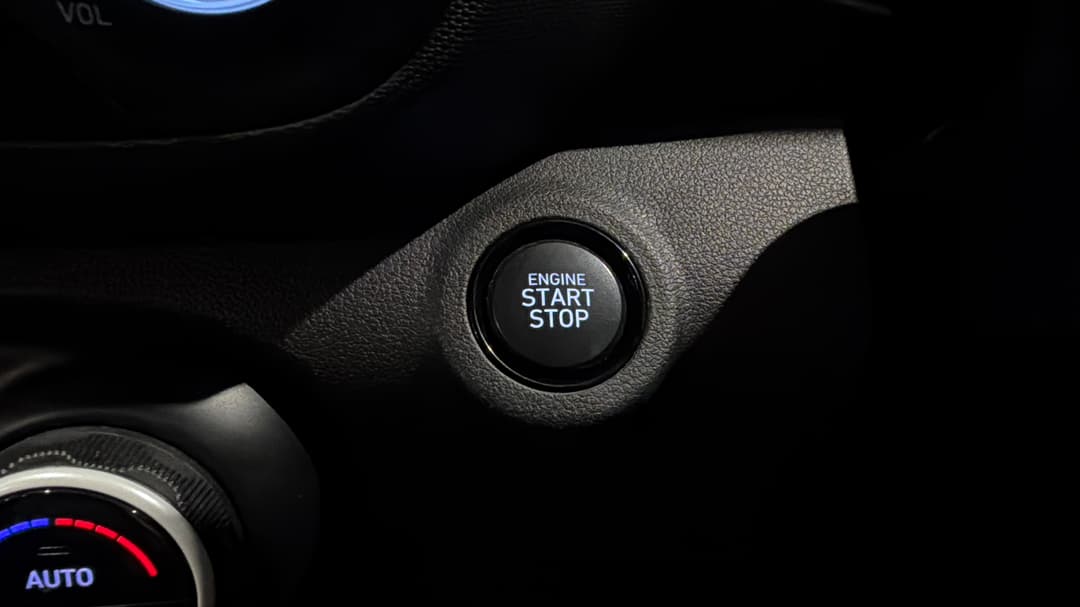 2023 Hyundai Venue Elite (black) Two-tone Roof, Automatic, 45977 km, Keyless / Button Start