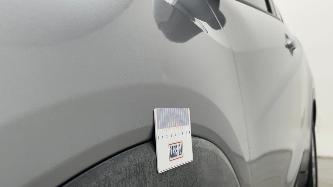 Quarter Panel Front LHS Guard Dent