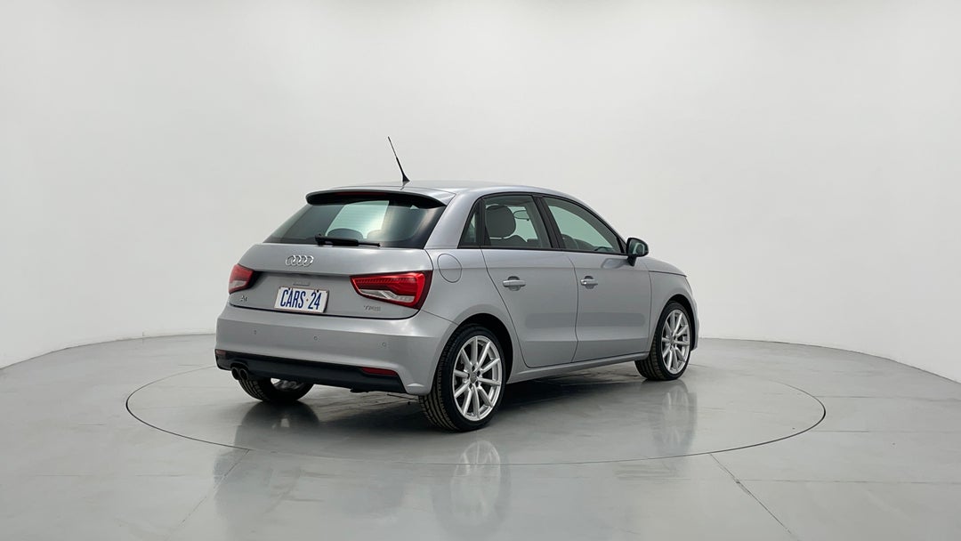 Right Back Diagonal (45- Degree) View