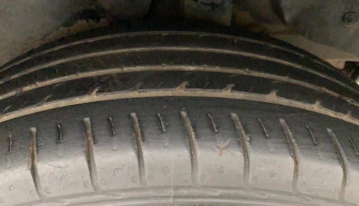 2017 Hyundai Creta E PLUS 1.6 PETROL, Petrol, Manual, 55,852 km, Left Rear Tyre Tread