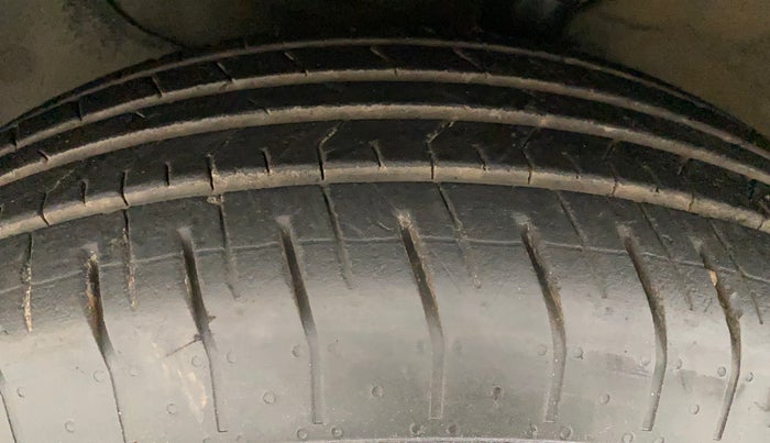 2017 Hyundai Creta E PLUS 1.6 PETROL, Petrol, Manual, 55,852 km, Left Front Tyre Tread