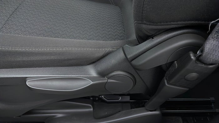 Opel Mokka-Driver Side Adjustment Panel