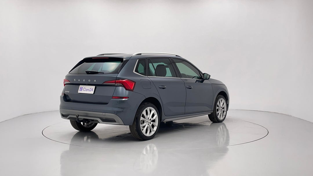 Right Back Diagonal (45- Degree) View