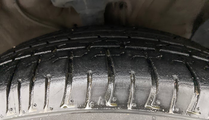 2017 Hyundai Creta SX 1.6 DIESEL, Diesel, Manual, 99,288 km, Right Front Tyre Tread
