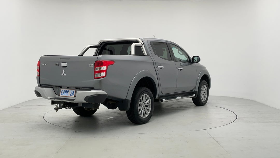 Right Back Diagonal (45- Degree) View