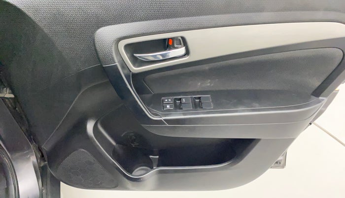 2018 Maruti Vitara Brezza ZDI PLUS AMT, Diesel, Automatic, 89,730 km, Driver Side Door Panels Control