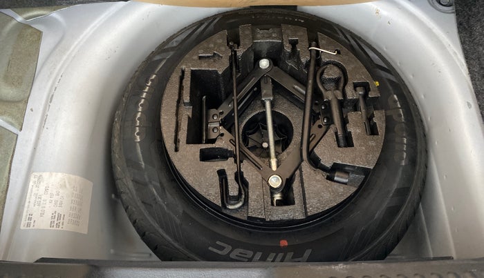 2018 Volkswagen Polo COMFORTLINE 1.0 PETROL, Petrol, Manual, 26,865 km, Spare Tyre