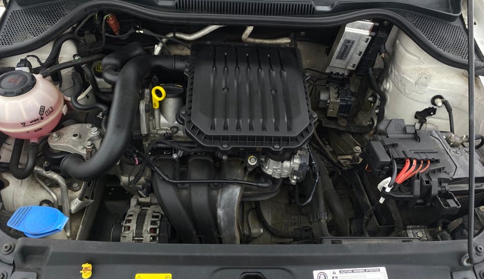 2018 Volkswagen Polo COMFORTLINE 1.0 PETROL, Petrol, Manual, 26,865 km, Open Bonet