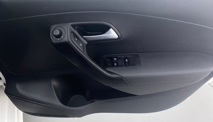 2018 Volkswagen Polo COMFORTLINE 1.0 PETROL, Petrol, Manual, 26,865 km, Driver Side Door Panels Control