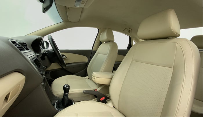 2015 Volkswagen Vento HIGHLINE DIESEL 1.5, Diesel, Manual, 75,408 km, Right Side Front Door Cabin