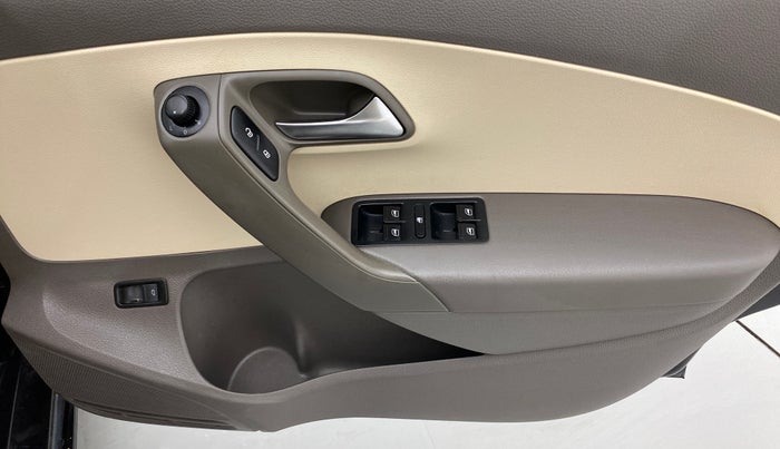 2015 Volkswagen Vento HIGHLINE DIESEL 1.5, Diesel, Manual, 75,408 km, Driver Side Door Panels Control