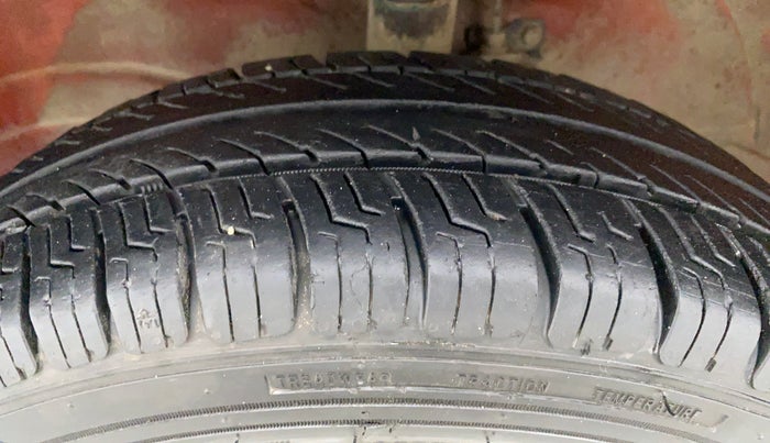 2014 Maruti Wagon R 1.0 LXI, Petrol, Manual, 70,410 km, Left Front Tyre Tread
