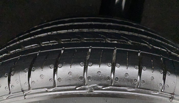 2017 Maruti Baleno ZETA PETROL 1.2, Petrol, Manual, 60,499 km, Left Rear Tyre Tread
