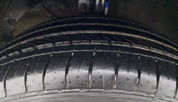 2017 Maruti Baleno ZETA PETROL 1.2, Petrol, Manual, 60,499 km, Left Front Tyre Tread