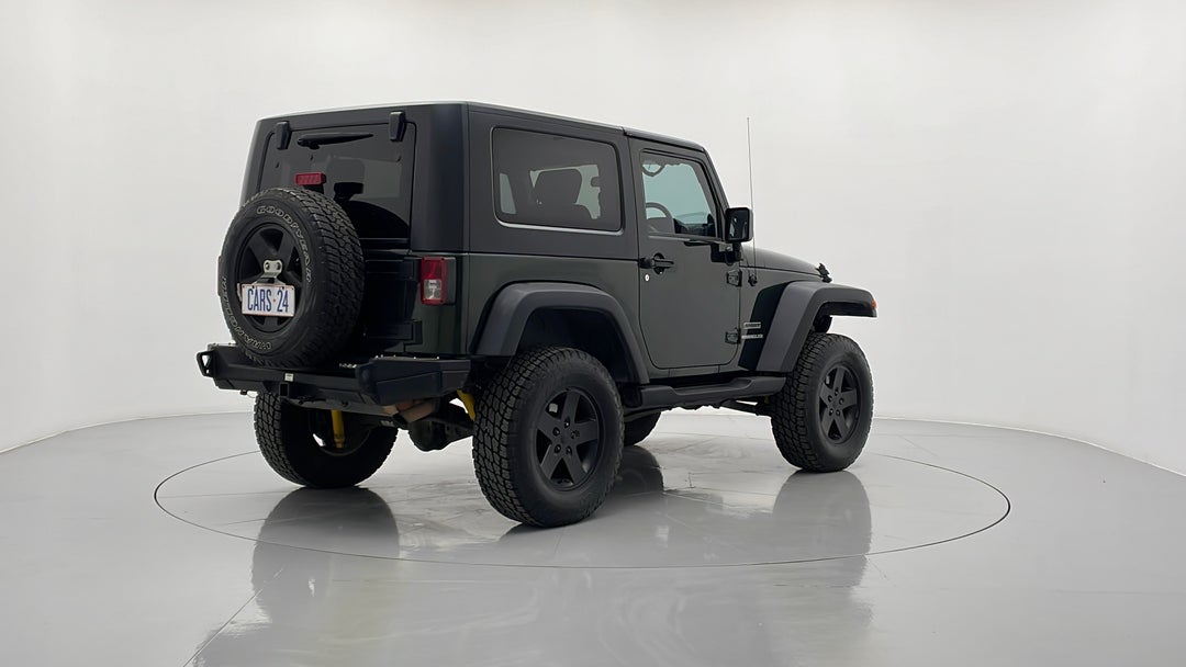 Right Back Diagonal (45- Degree) View