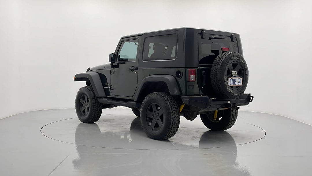 Left Back Diagonal (45- Degree) View