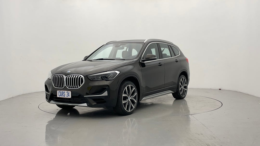 Left Front Diagonal (45- Degree) View