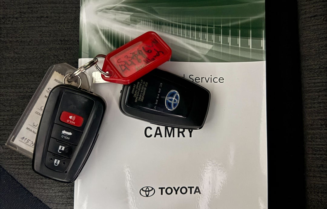 2023 Toyota Camry Ascent Hybrid, Automatic, 54554 km, Key Close-up