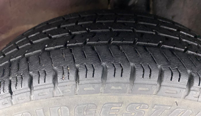 2017 Maruti Alto K10 VXI P, Petrol, Manual, 26,989 km, Left Front Tyre Tread