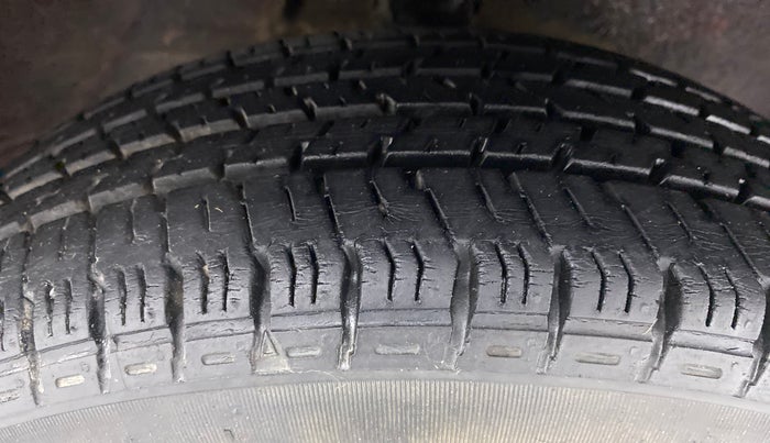 2017 Maruti Alto K10 VXI P, Petrol, Manual, 26,989 km, Right Front Tyre Tread