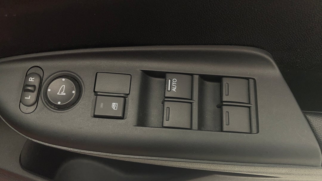 2018 Honda Jazz Vti, Automatic, 73123 km, Drivers Side Door Panel Controls