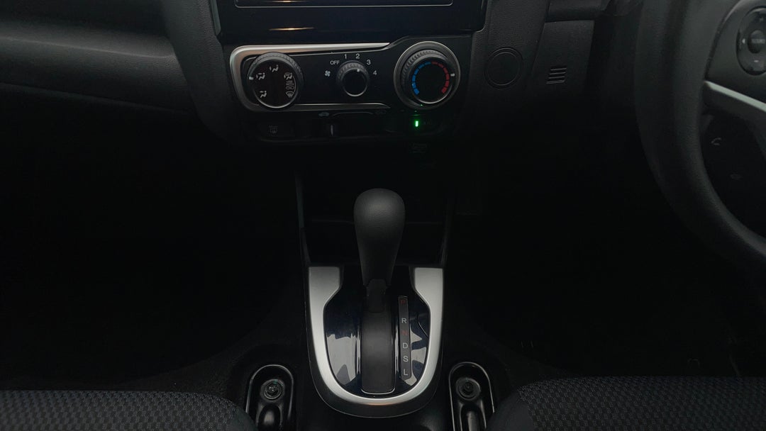 2018 Honda Jazz Vti, Automatic, 73123 km, Gear Lever 