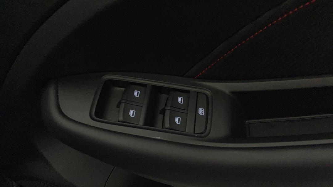 2022 MG Zst Vibe, Automatic, 33255 km, Drivers Side Door Panel Controls