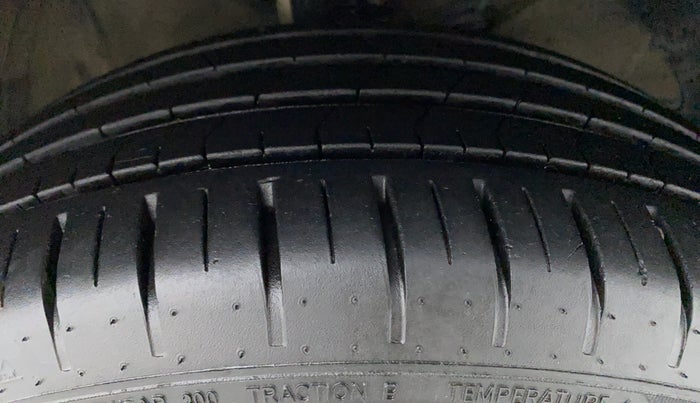 2021 Toyota Glanza G MT PETROL, Petrol, Manual, 16,238 km, Right Front Tyre Tread