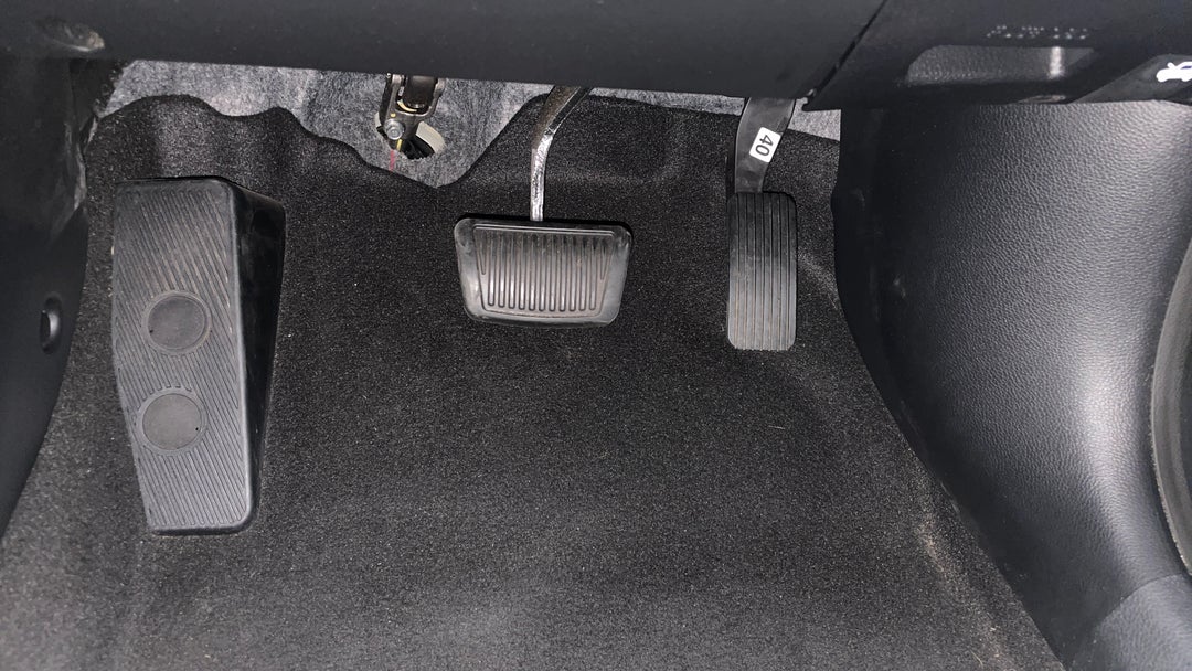 2023 Kia Rio Sport, Automatic, 23785 km, Pedals and Footmat