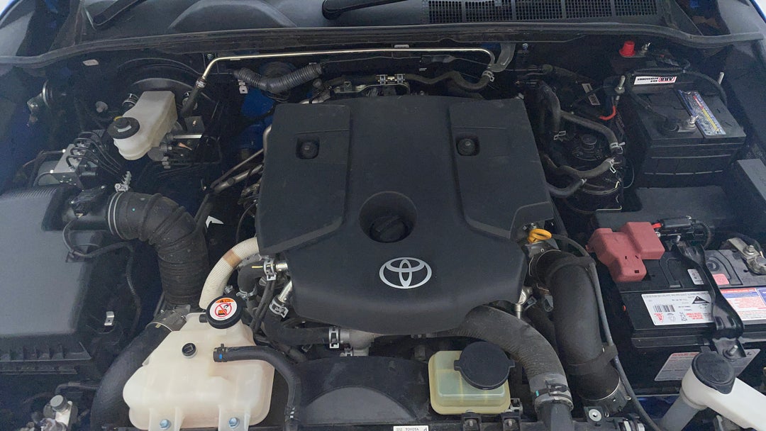 2020 Toyota Hilux Sr5 (4x4), Automatic, 48561 km, Open Bonnet (Engine)
