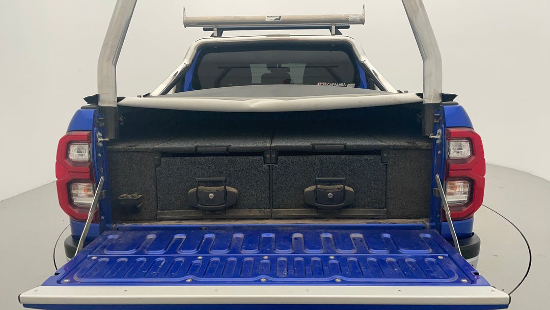 2020 Toyota Hilux Sr5 (4x4), Automatic, 48561 km, Boot Inside View