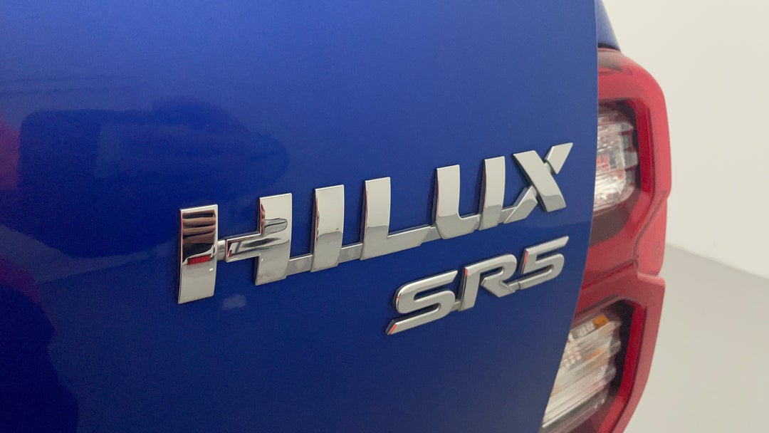 2020 Toyota Hilux Sr5 (4x4), Automatic, 48561 km, Badge (Boot Right Side)