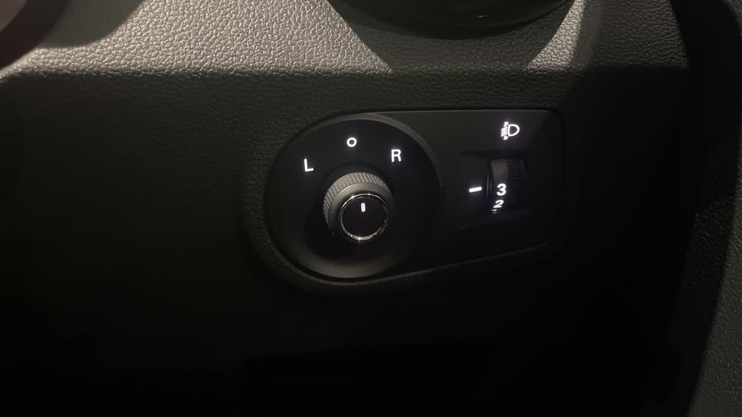 2019 MG ZS Essence, Automatic, 48020 km, Utility Switches/Buttons