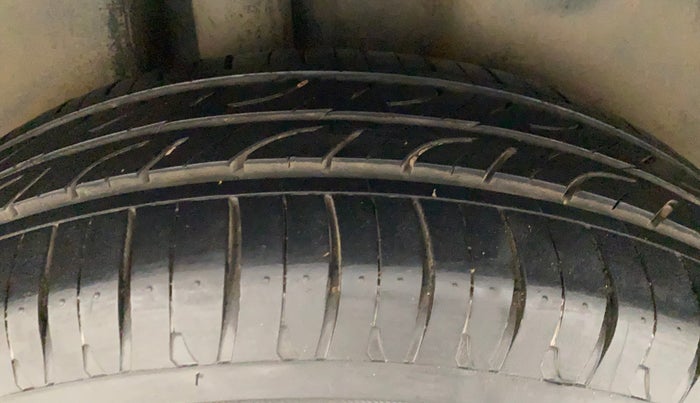 2018 Volkswagen Vento HIGHLINE DIESEL 1.5, Diesel, Manual, 58,075 km, Right Rear Tyre Tread