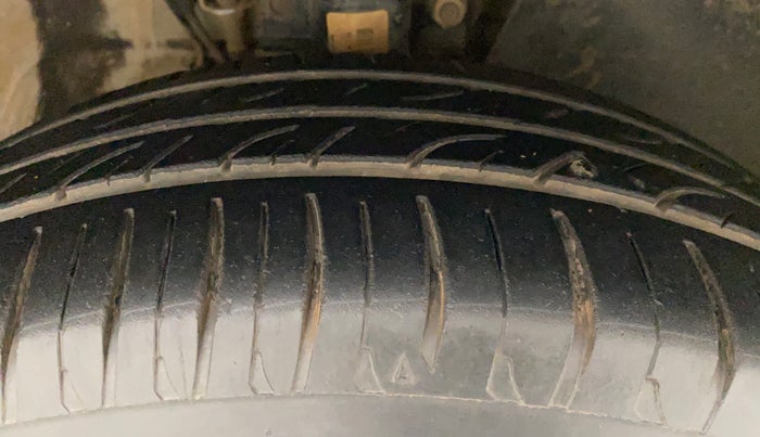 2018 Volkswagen Vento HIGHLINE DIESEL 1.5, Diesel, Manual, 58,075 km, Right Front Tyre Tread