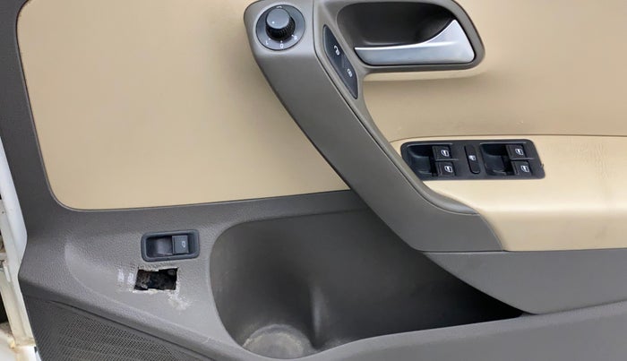 2018 Volkswagen Vento HIGHLINE DIESEL 1.5, Diesel, Manual, 58,075 km, Driver-side door - Trim has minor damage