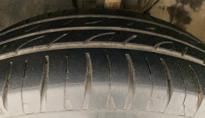 2018 Volkswagen Vento HIGHLINE DIESEL 1.5, Diesel, Manual, 58,075 km, Left Front Tyre Tread