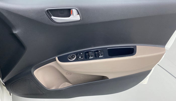 2017 Hyundai Grand i10 SPORTZ 1.2 KAPPA VTVT, Petrol, Manual, 31,463 km, Driver Side Door Panels Control