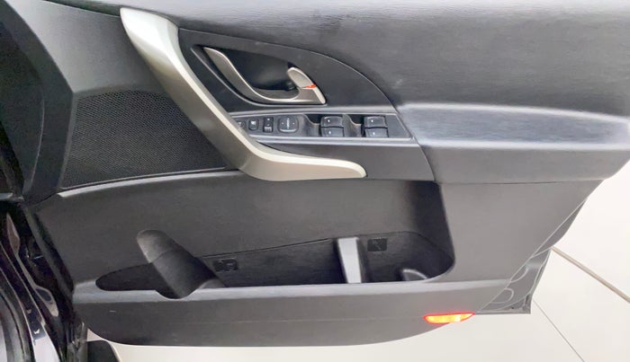 2021 Mahindra XUV500 W9, Diesel, Manual, 46,015 km, Driver Side Door Panels Control