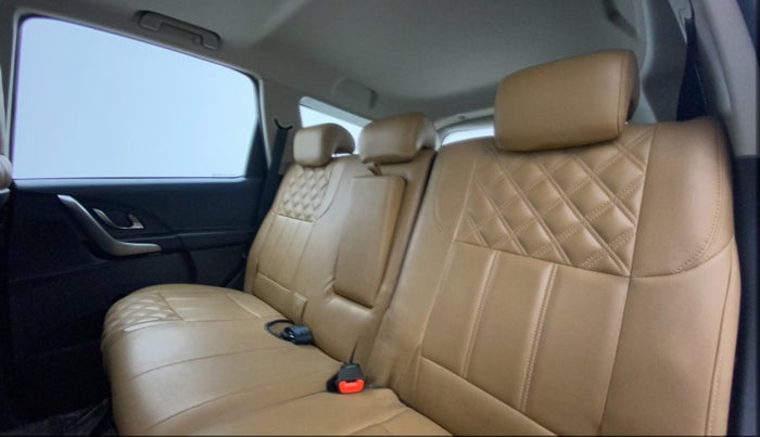2021 Mahindra XUV500 W9, Diesel, Manual, 46,015 km, Right Side Rear Door Cabin