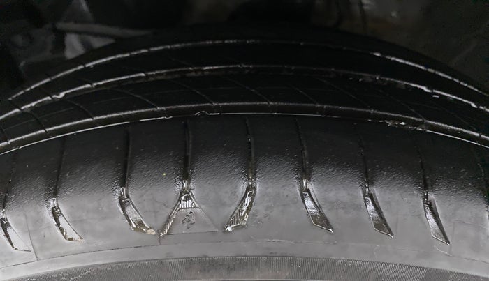 2017 Honda WR-V 1.5 i-DTEC VX MT, Diesel, Manual, 53,822 km, Left Front Tyre Tread
