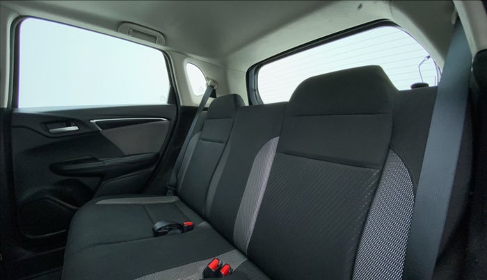 2017 Honda WR-V 1.5 i-DTEC VX MT, Diesel, Manual, 53,822 km, Right Side Rear Door Cabin