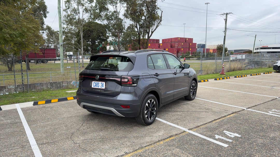 Right Back Diagonal (45- Degree) View