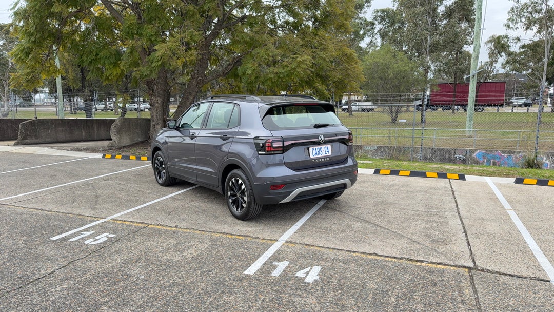 Left Back Diagonal (45- Degree) View