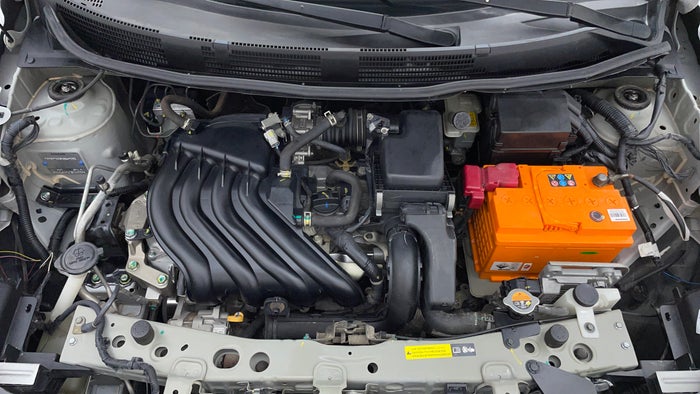 Nissan Sunny-Engine Bonet View