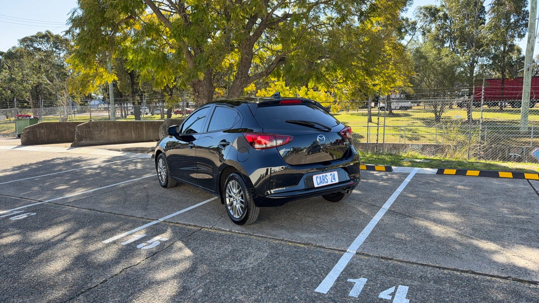 Left Back Diagonal (45- Degree) View